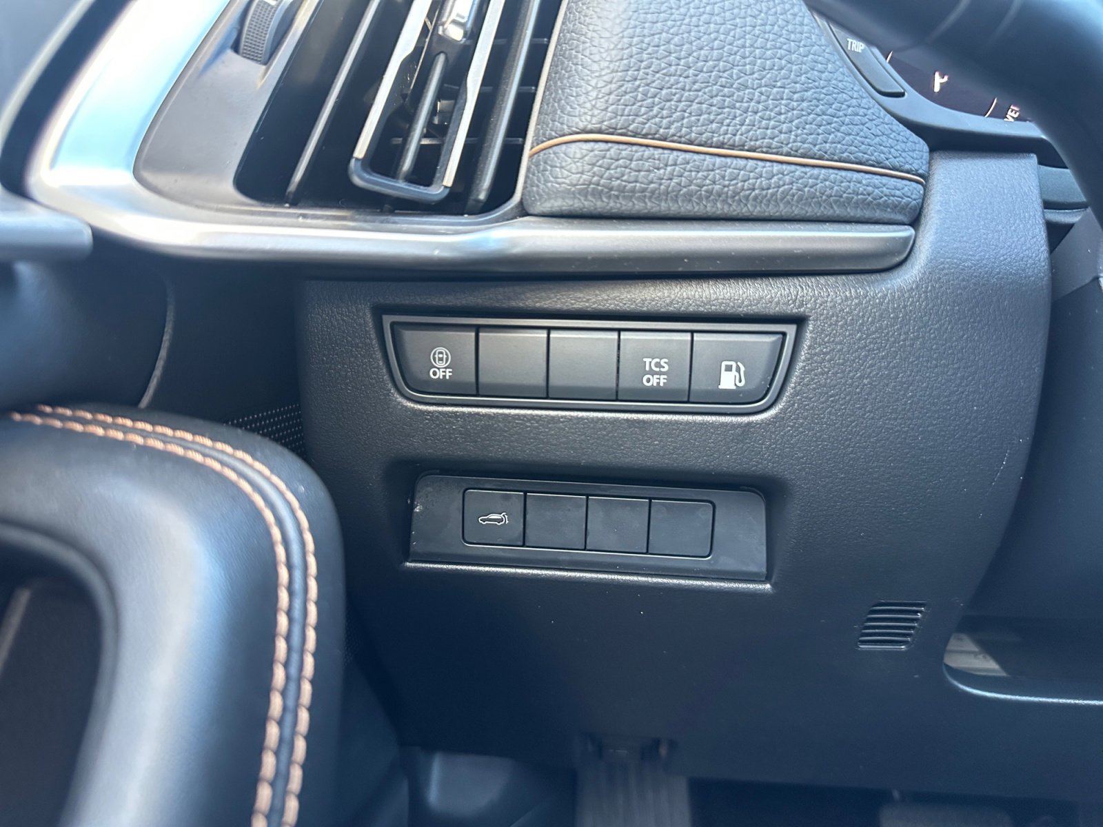 Used 2024 MAZDA CX-90 Plug-In Hybrid w/ Preferred image 17