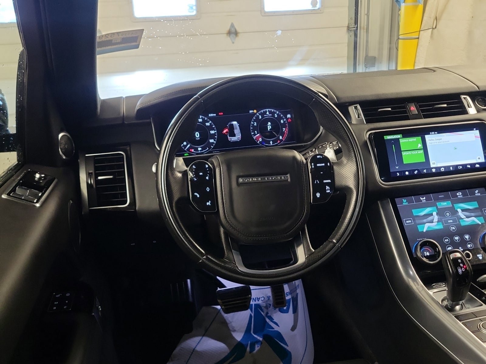 Used 2018 Land Rover Range Rover Sport HSE Dynamic image 10