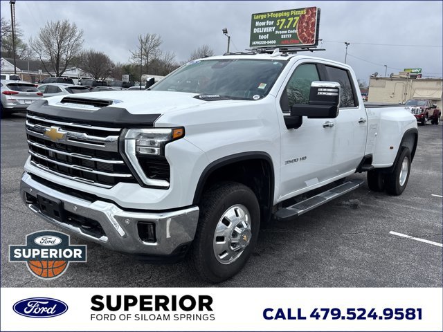 Used 2025 Chevrolet Silverado 3500 LTZ w/ LTZ Plus Package image 13