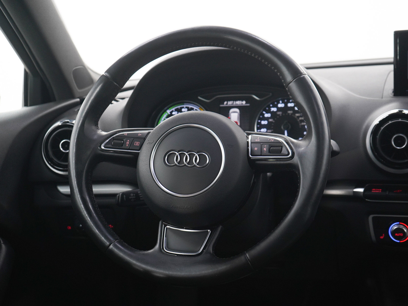 Used 2016 Audi A3 e-tron Premium w/ Audi MMI Navigation Plus FWD image 15