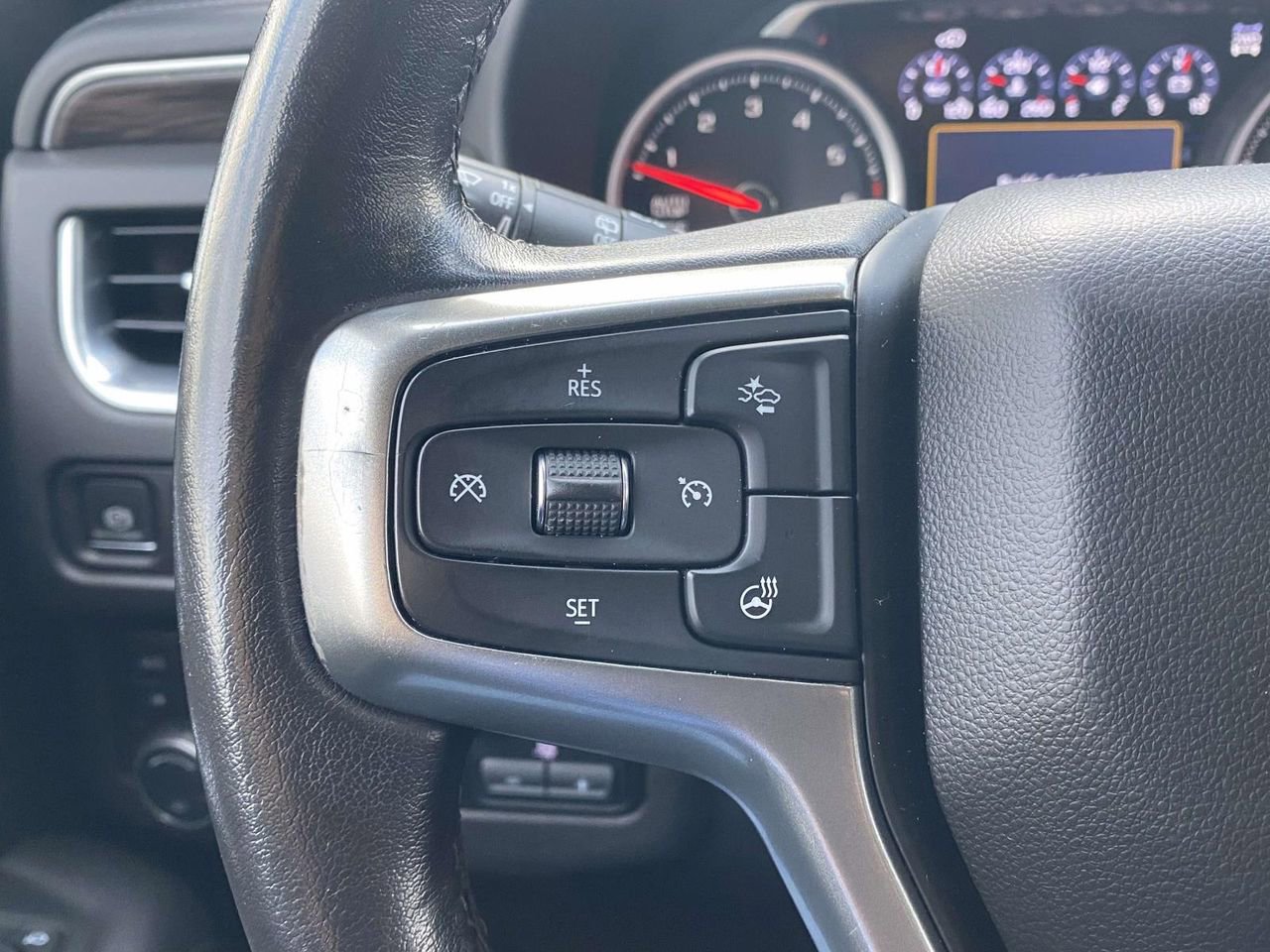 Used 2021 Chevrolet Tahoe Z71 w/ Z71 Off-Road Package image 21