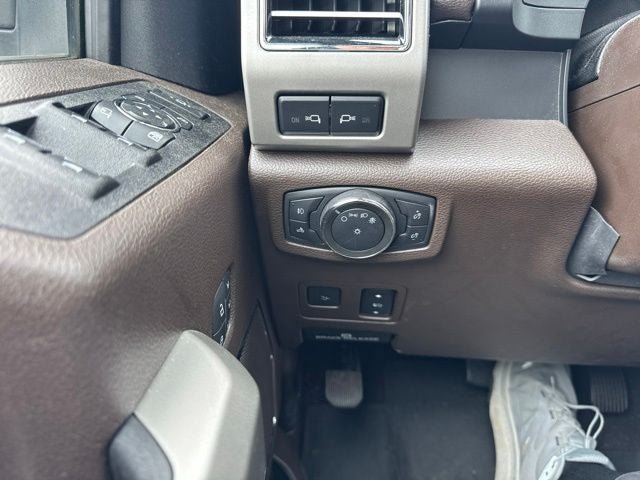 Certified 2021 Ford F350 King Ranch w/ King Ranch Ultimate Package AWD/4WD image 21