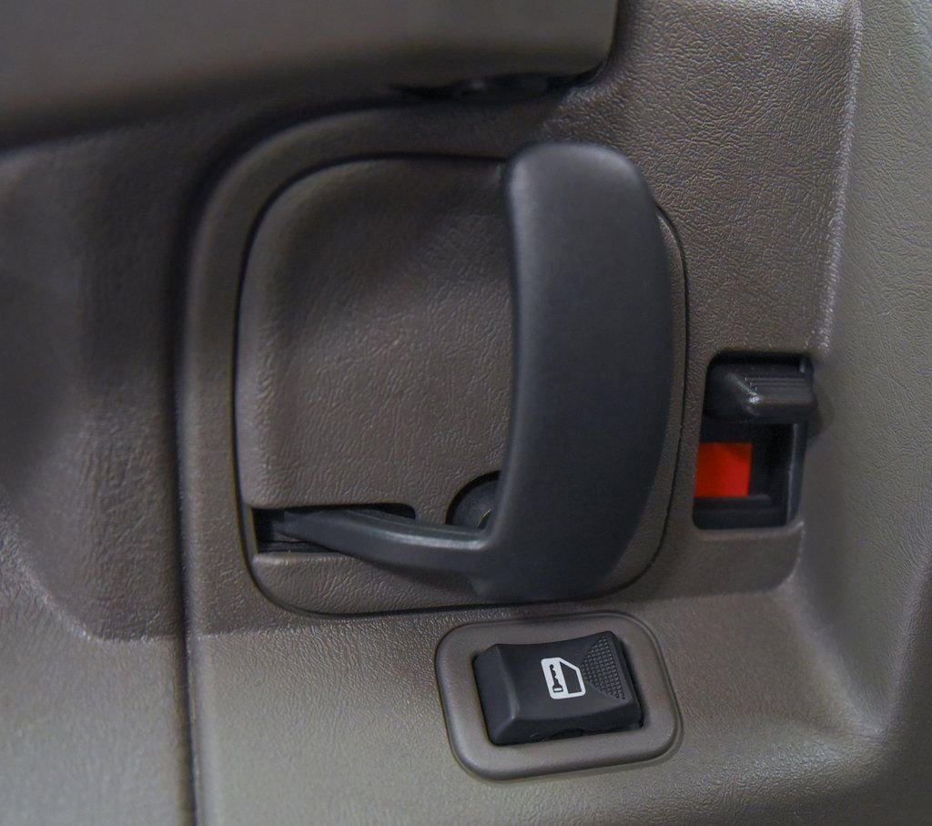 Used 2024 GMC Savana 2500 w/ Driver Convenience Package image 15
