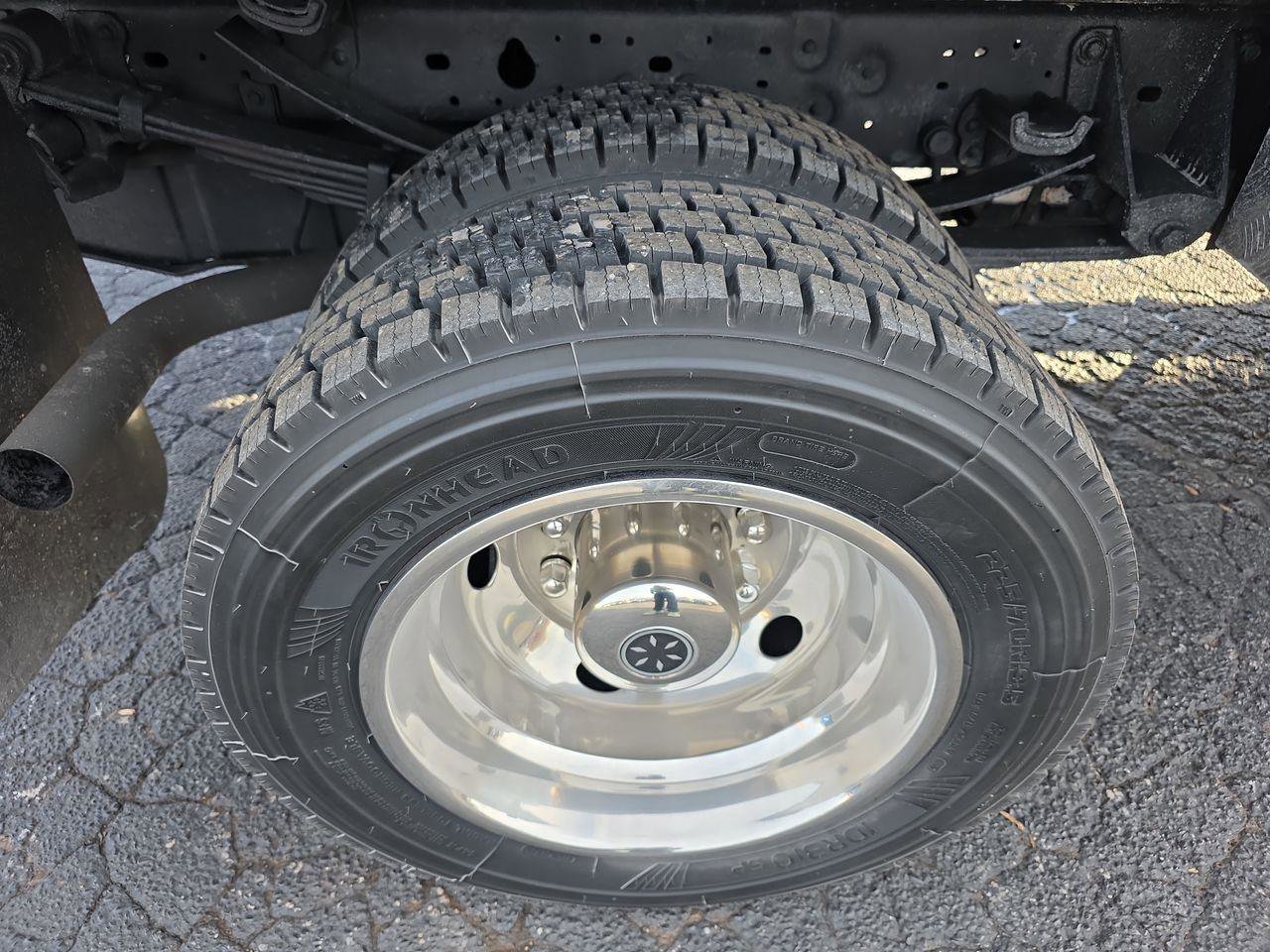 Used 2001 Ford F550 4x4 Regular Cab Super Duty image 17