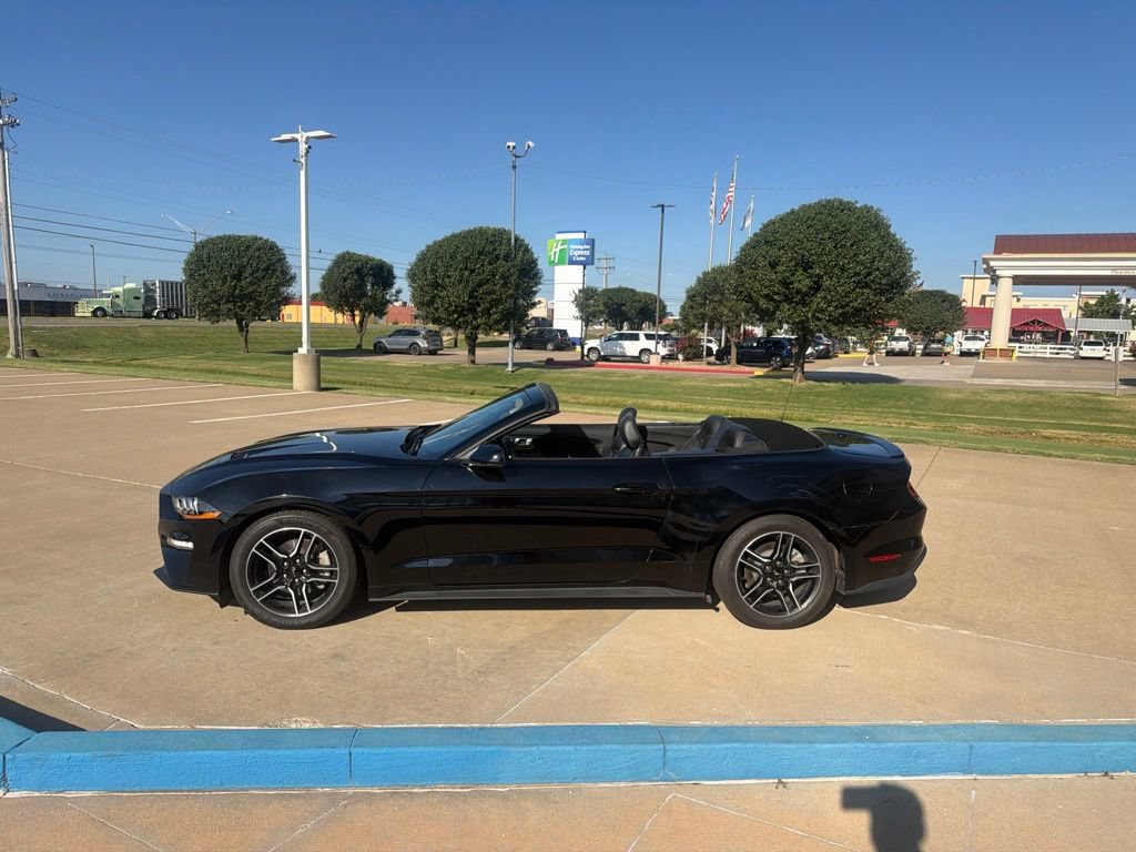 Used 2022 Ford Mustang Premium RWD image 8