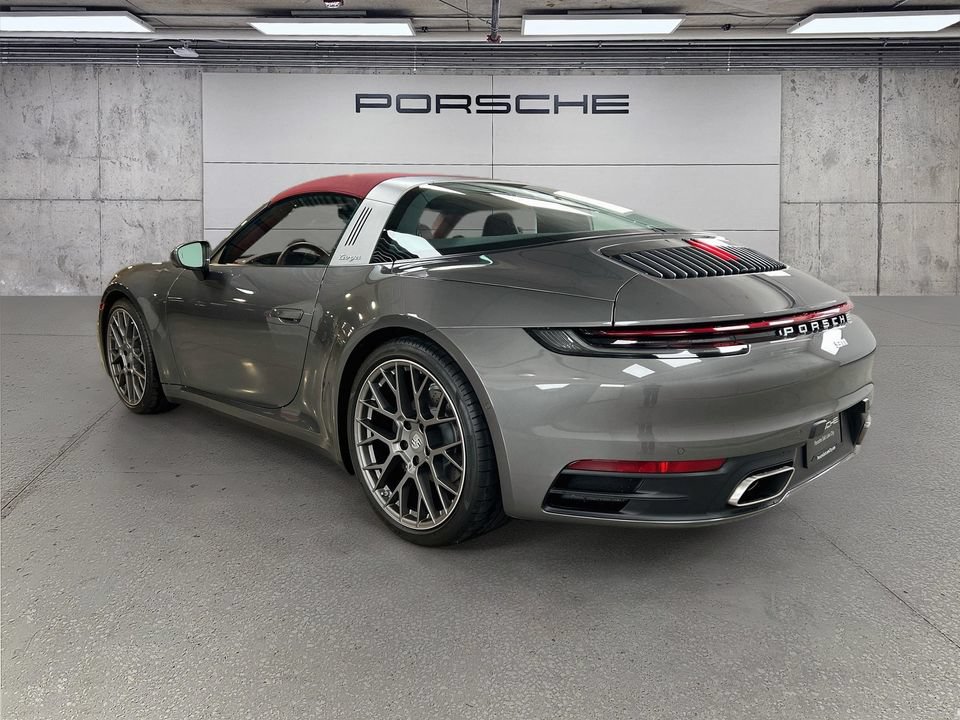 Certified 2024 Porsche 911 Targa 4 AWD/4WD image 3