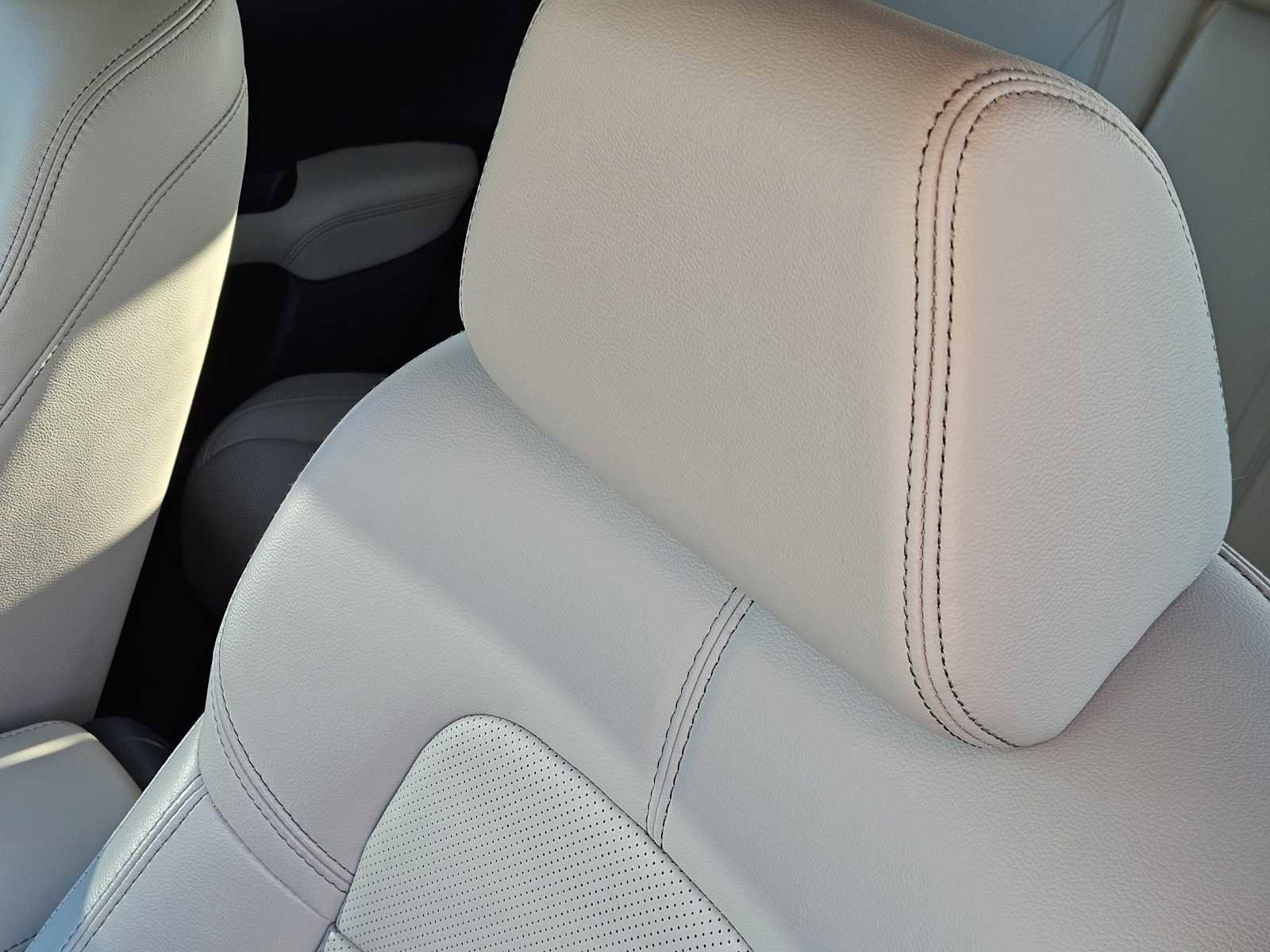 Used 2024 Honda HR-V EX-L image 14