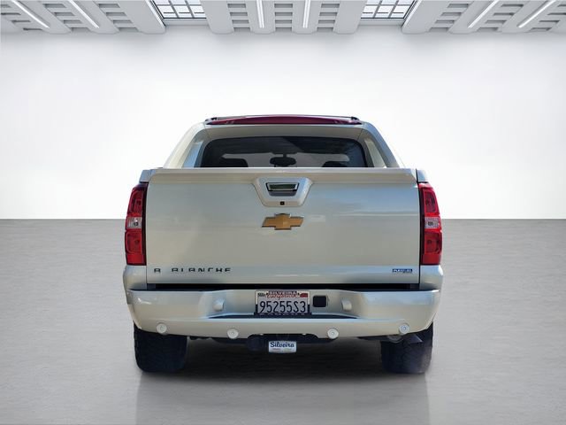 Used 2012 Chevrolet Avalanche LTZ RWD image 5