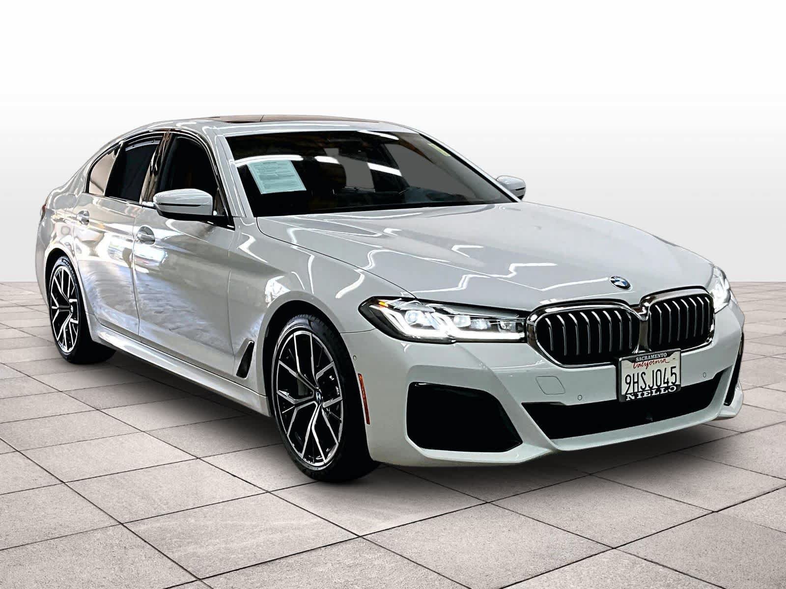 Used 2023 BMW 540i w/ Executive Package RWD image 2