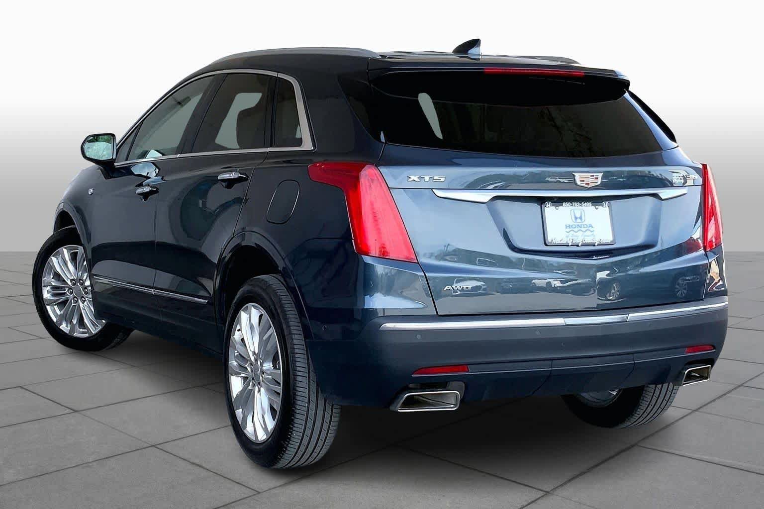Used 2019 Cadillac XT5 Premium Luxury w/ Driver Assist Package AWD/4WD image 12
