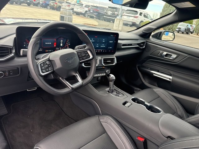 Used 2025 Ford Mustang Premium image 21