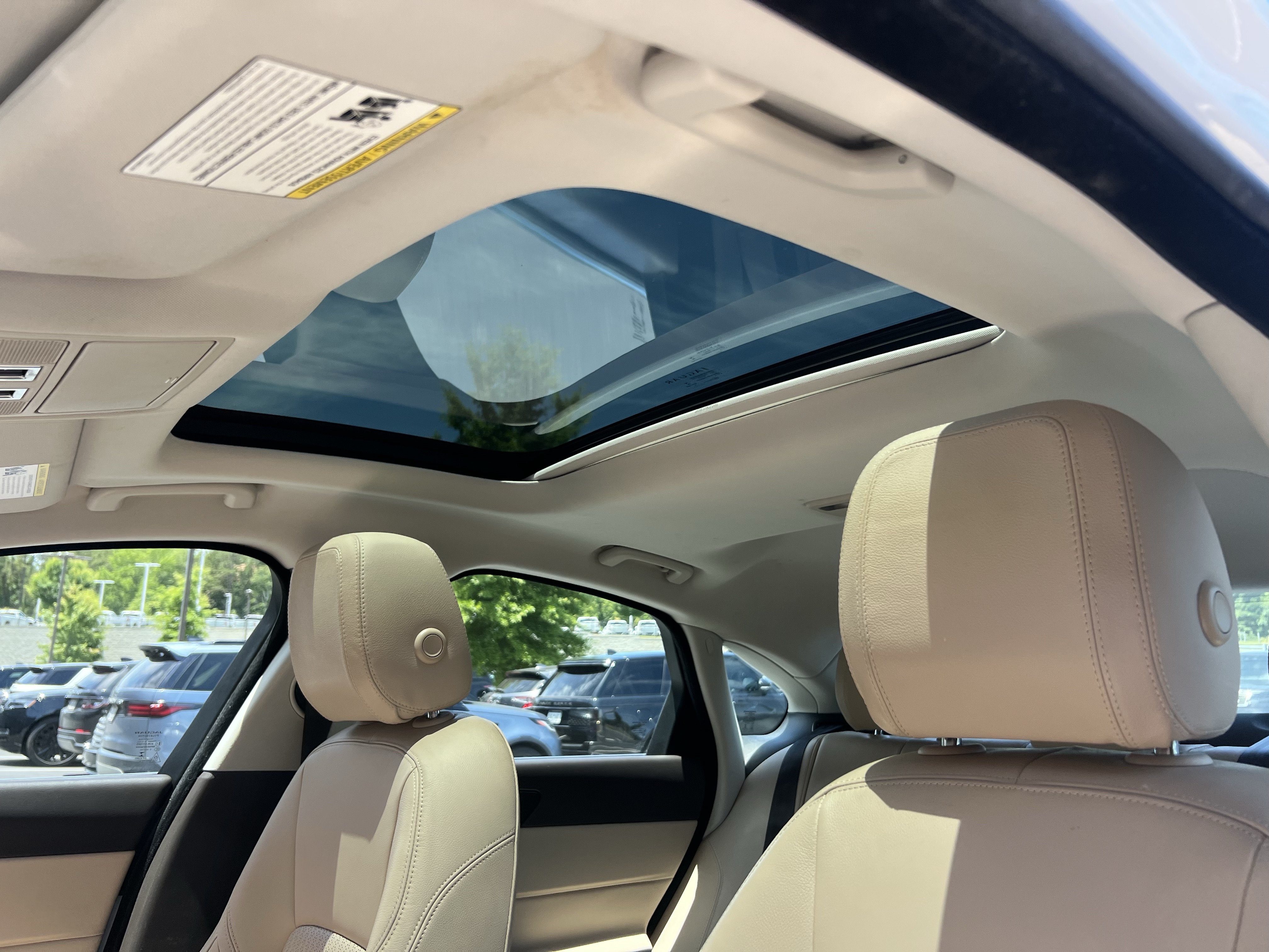 Used 2017 Jaguar XF Prestige RWD image 13