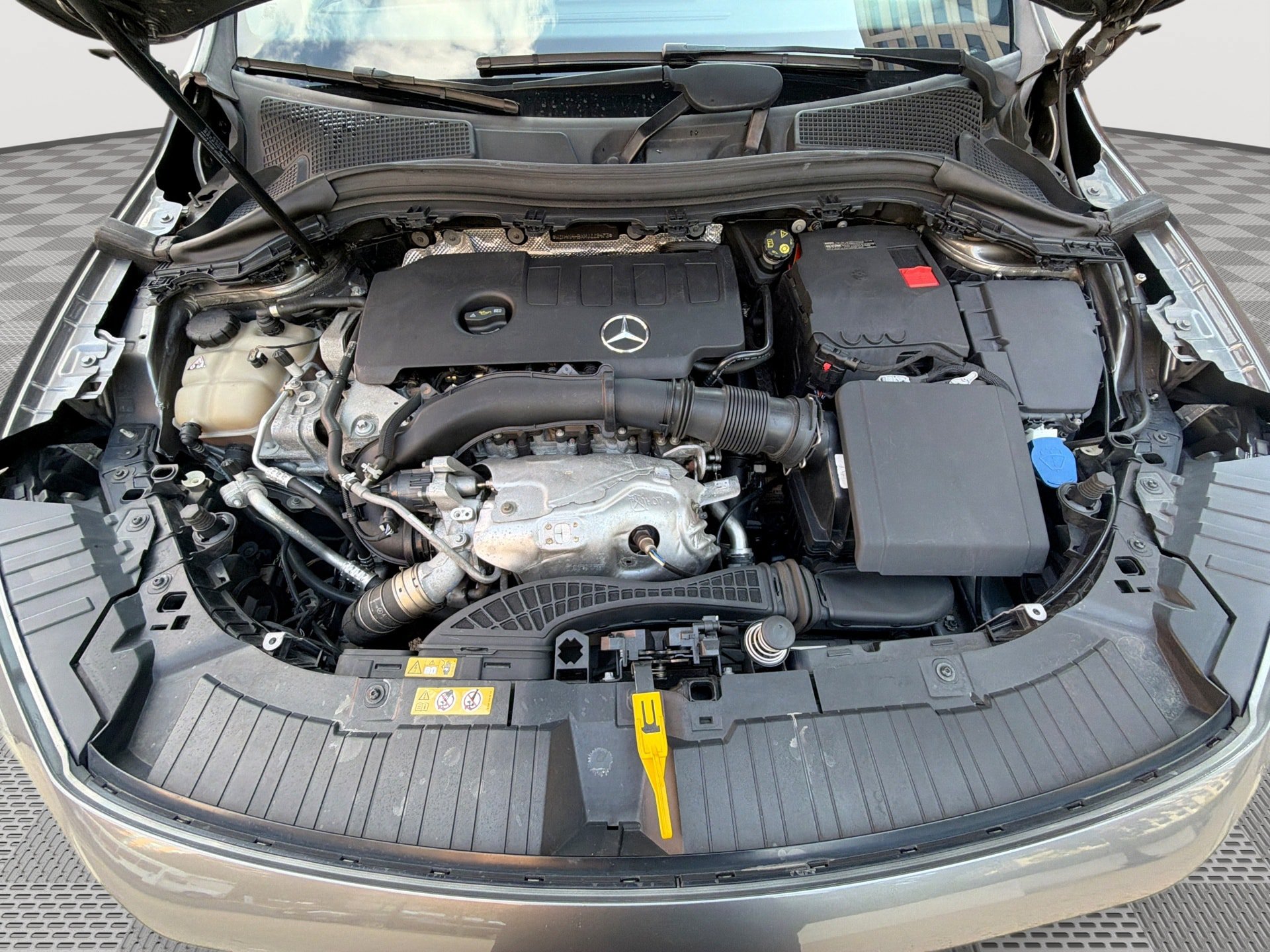 Used 2021 Mercedes-Benz GLA 250 4MATIC w/ Premium Package image 18