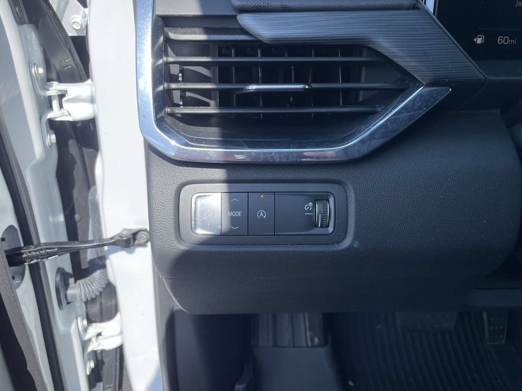 Used 2025 GMC Acadia Elevation w/ Elevation Premium Package FWD image 18