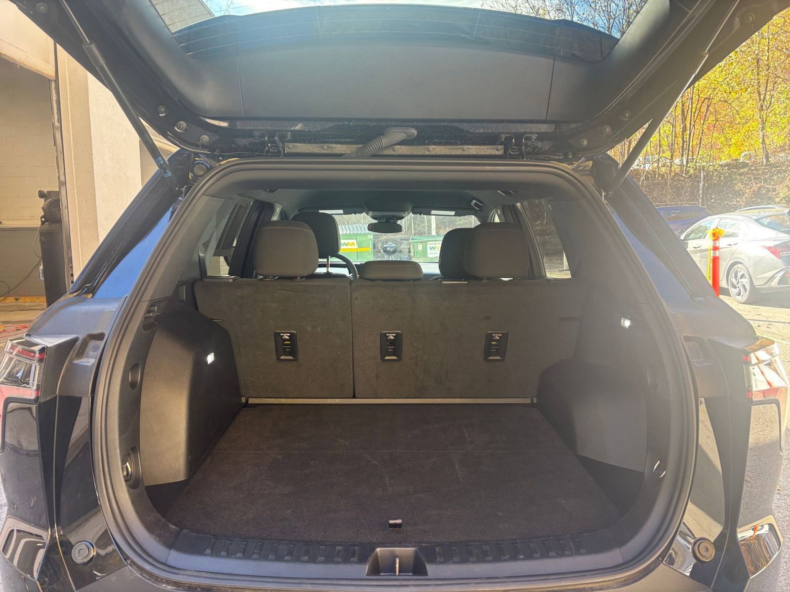 Used 2025 Chevrolet Equinox LT image 30