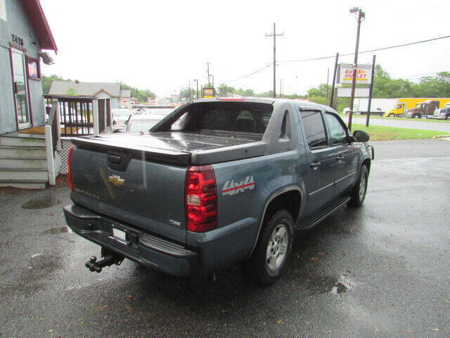 Used 2008 Chevrolet Avalanche LS image 7