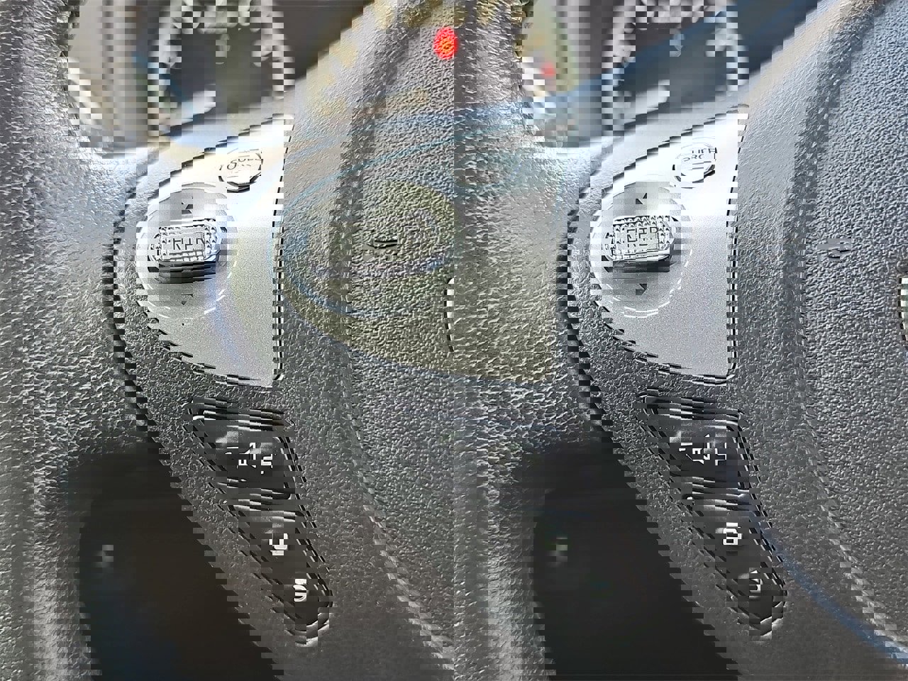 Used 2019 Nissan Sentra SR image 16