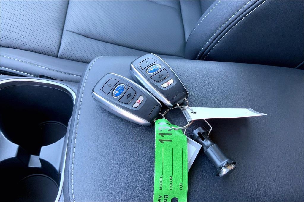 Certified 2025 Subaru Outback Limited image 33