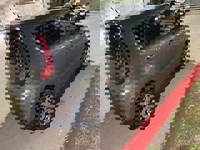 Used 2015 Kia Soul Base FWD image 4