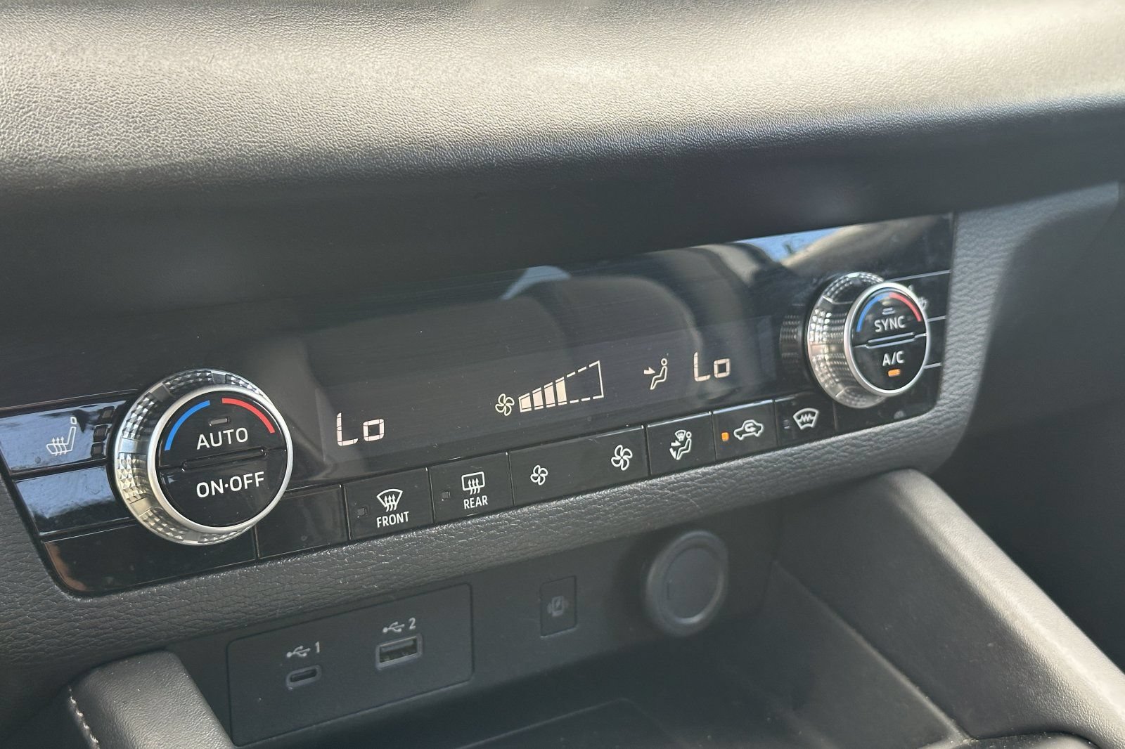 Used 2024 Mitsubishi Outlander AWD image 41