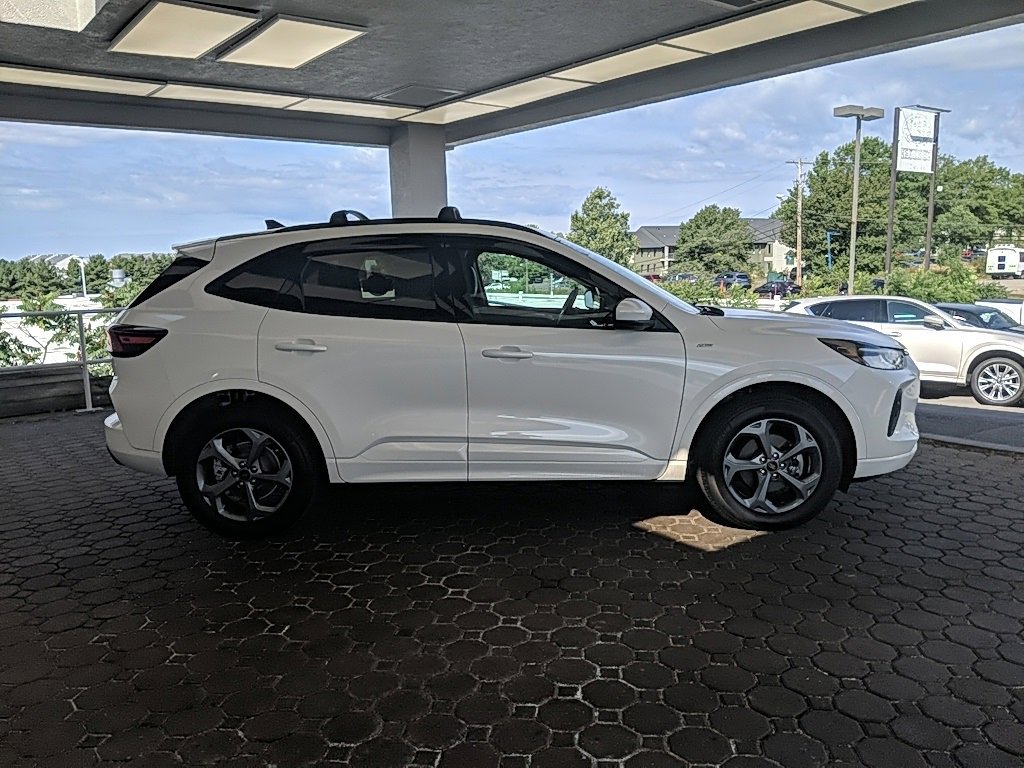 Used 2024 Ford Escape ST-Line Select w/ Tech Pack #1 image 4