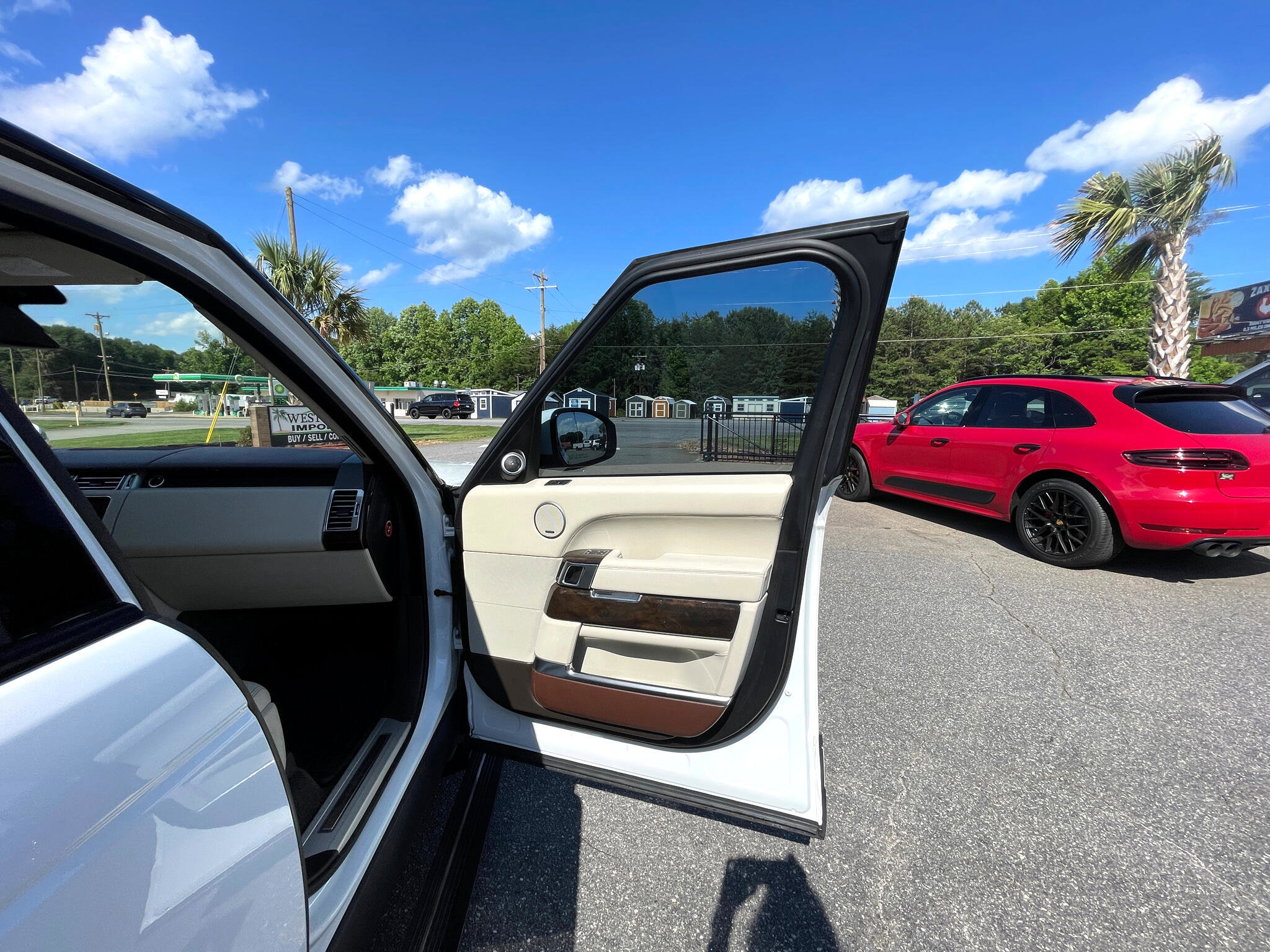 Used 2015 Land Rover Range Rover Autobiography image 20