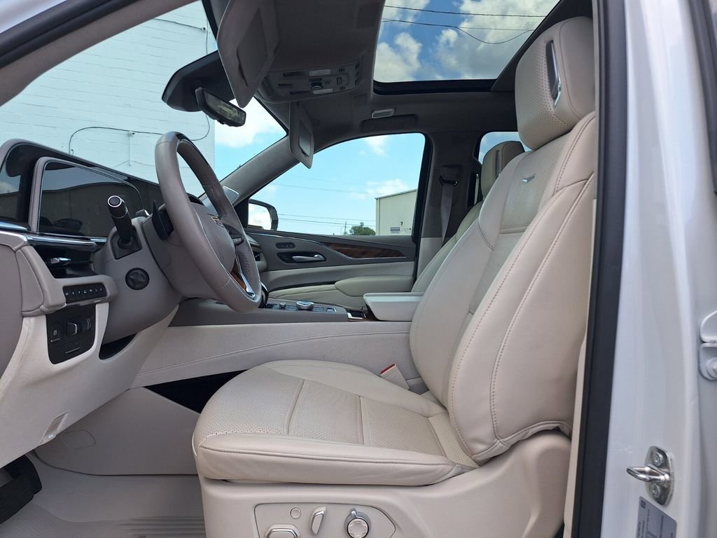 Certified 2024 Cadillac Escalade ESV Premium Luxury Platinum AWD/4WD image 13