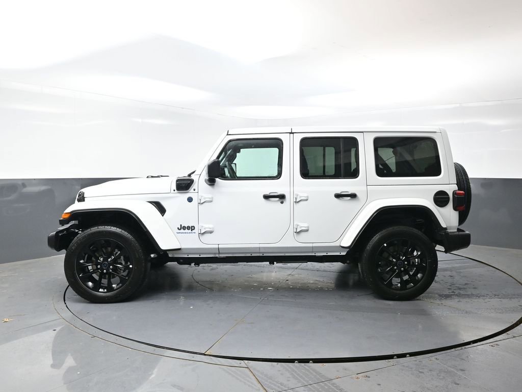 Used 2025 Jeep Wrangler Unlimited Sahara w/ Safety Group AWD/4WD image 11