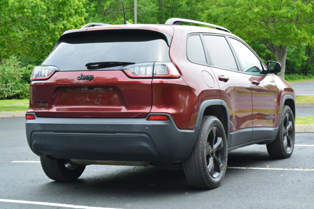 Used 2019 Jeep Cherokee Latitude Plus AWD/4WD image 5