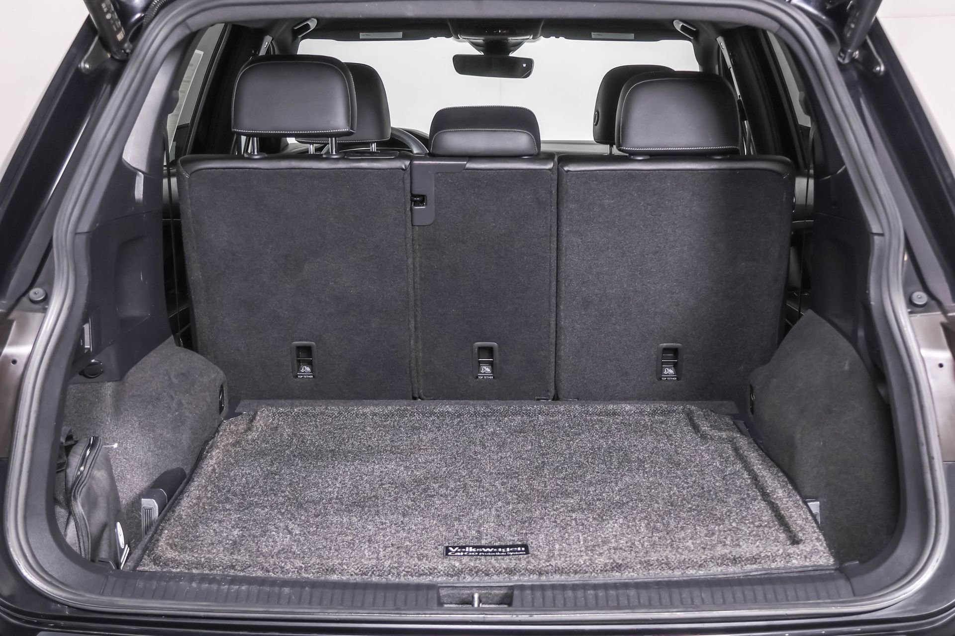 Used 2022 Volkswagen Tiguan SEL R-Line image 40