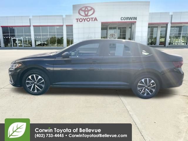 Used 2025 Volkswagen Jetta S video 2