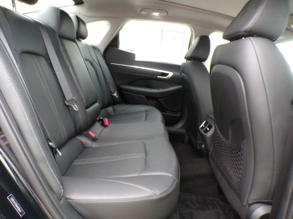 Certified 2021 Hyundai Sonata Limited w/ Preferred Accessory Package FWD image 19
