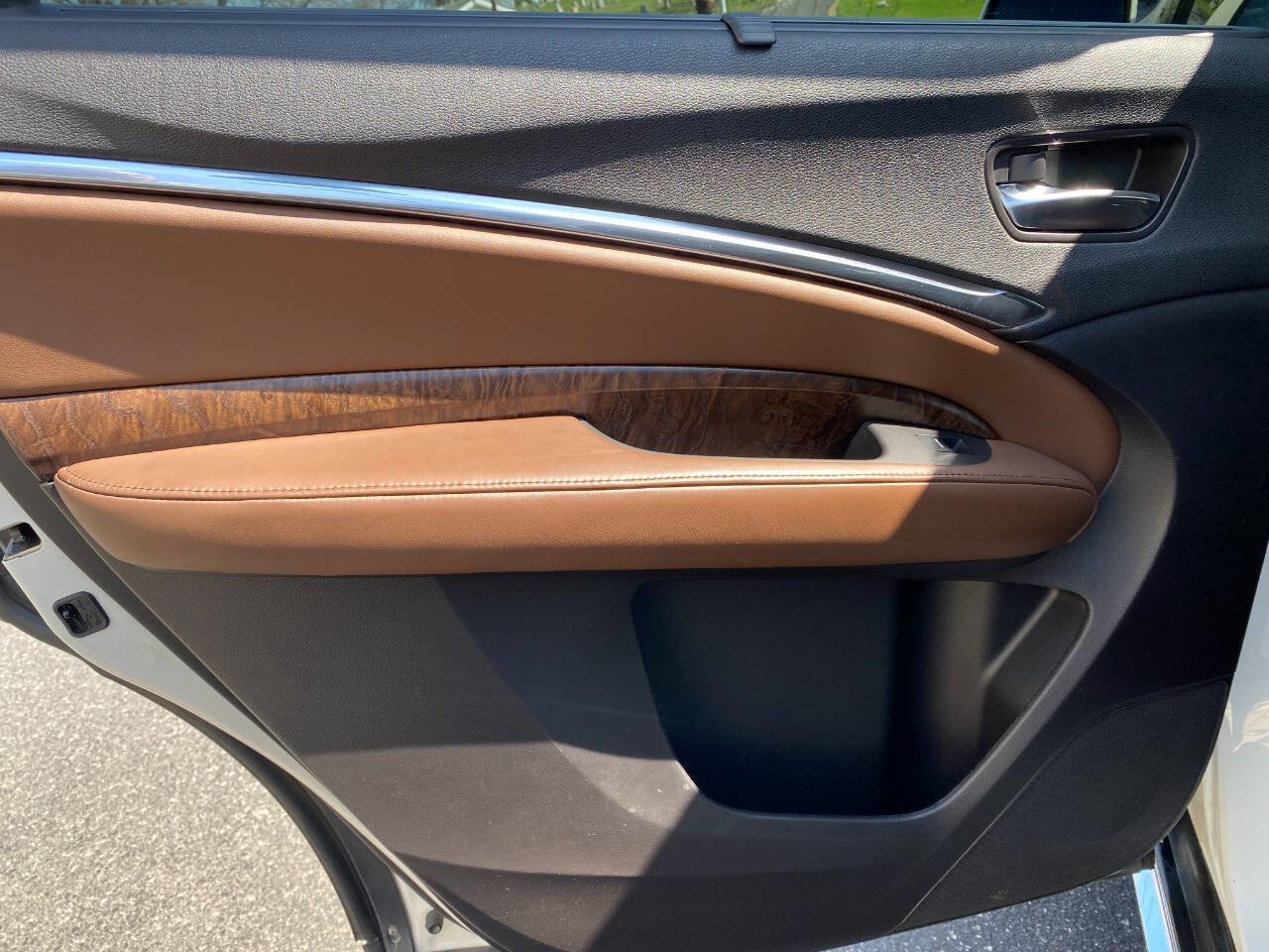 Used 2017 Acura MDX SH-AWD w/ Advance Package image 25