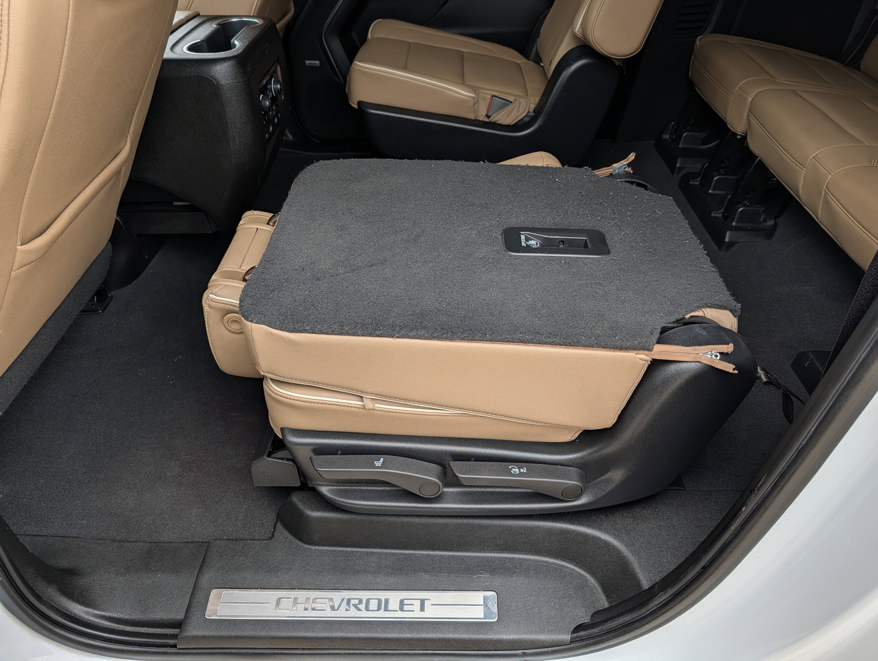 Used 2022 Chevrolet Suburban Premier w/ Max Trailering Package AWD/4WD image 61