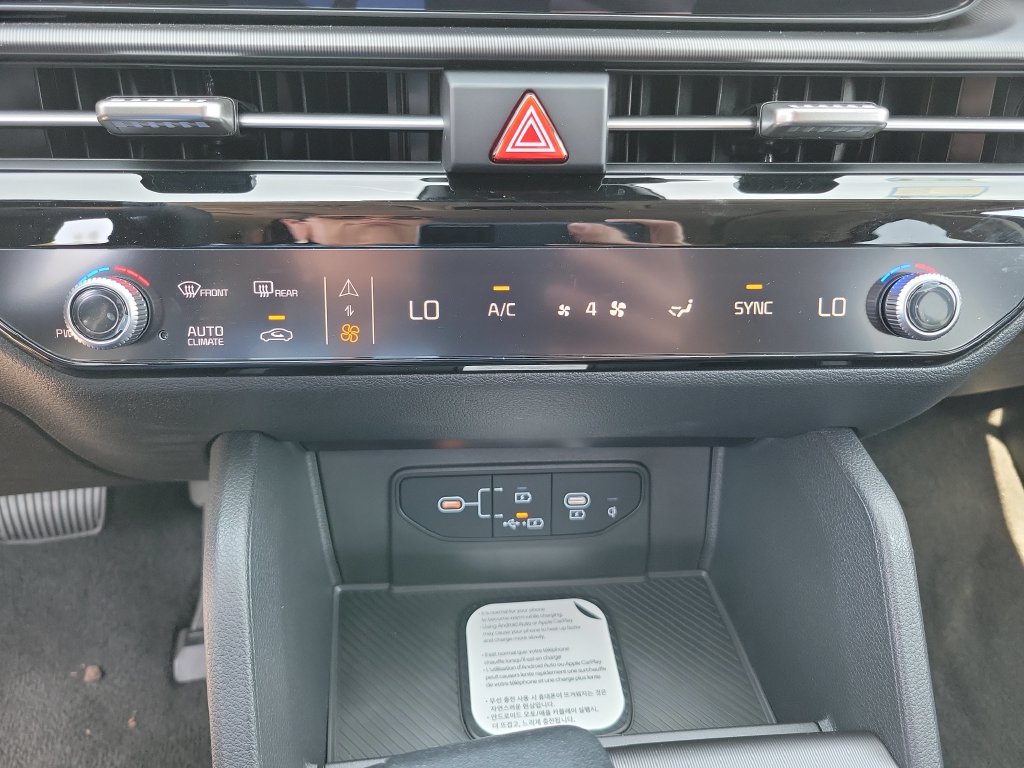 New 2026 Kia Sportage EX w/ EX Panorama Roof Package FWD image 20
