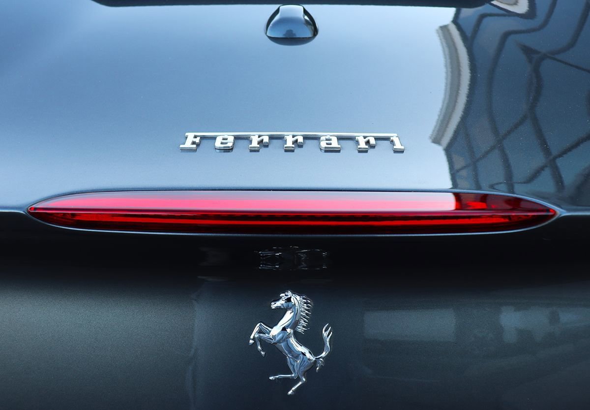 Used 2020 Ferrari Portofino RWD image 18