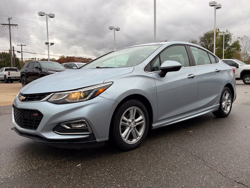 Used 2017 Chevrolet Cruze LT w/ Convenience Package FWD image 8