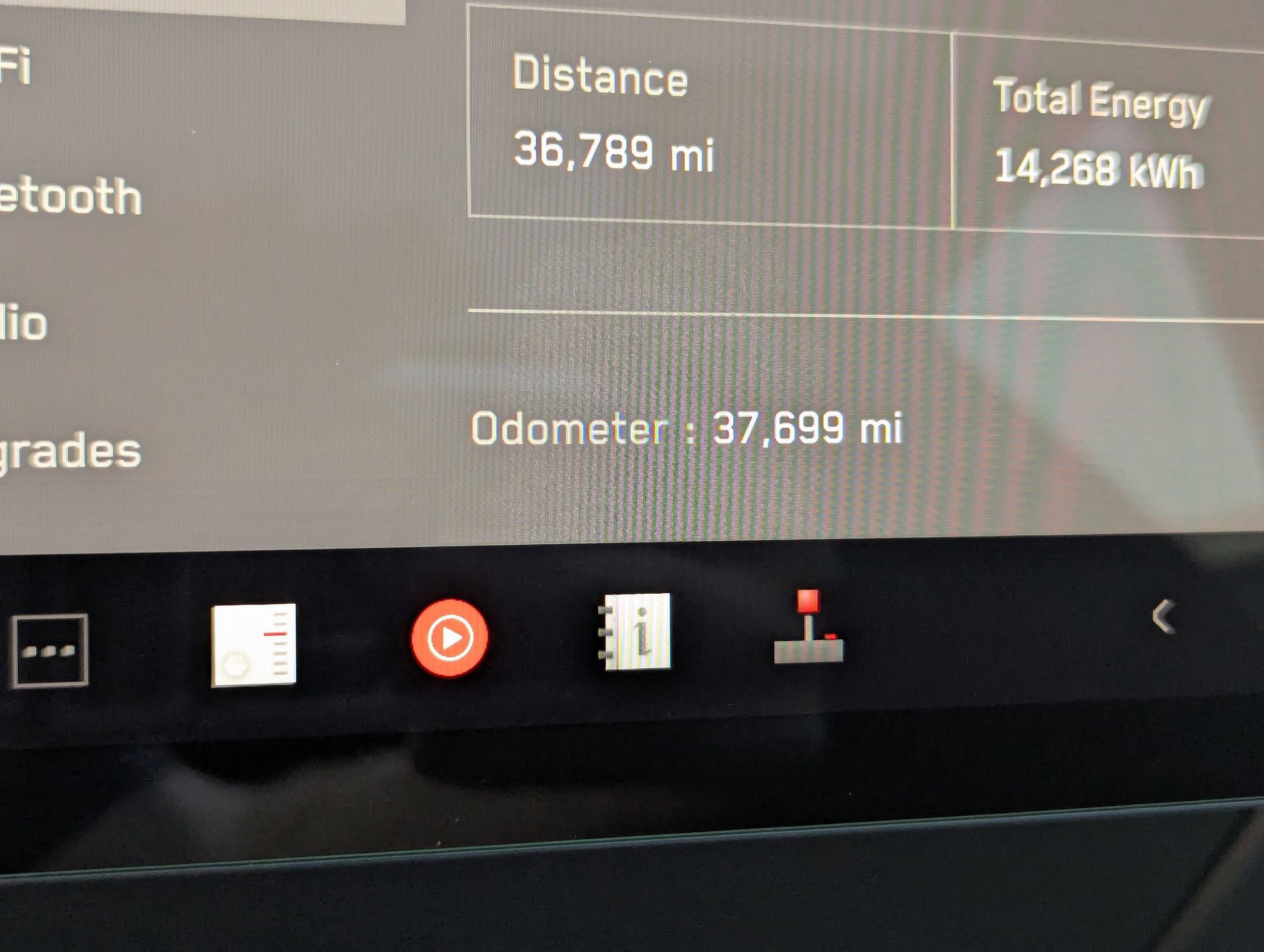 Used 2024 Tesla Cybertruck AWD Crew Cab image 26