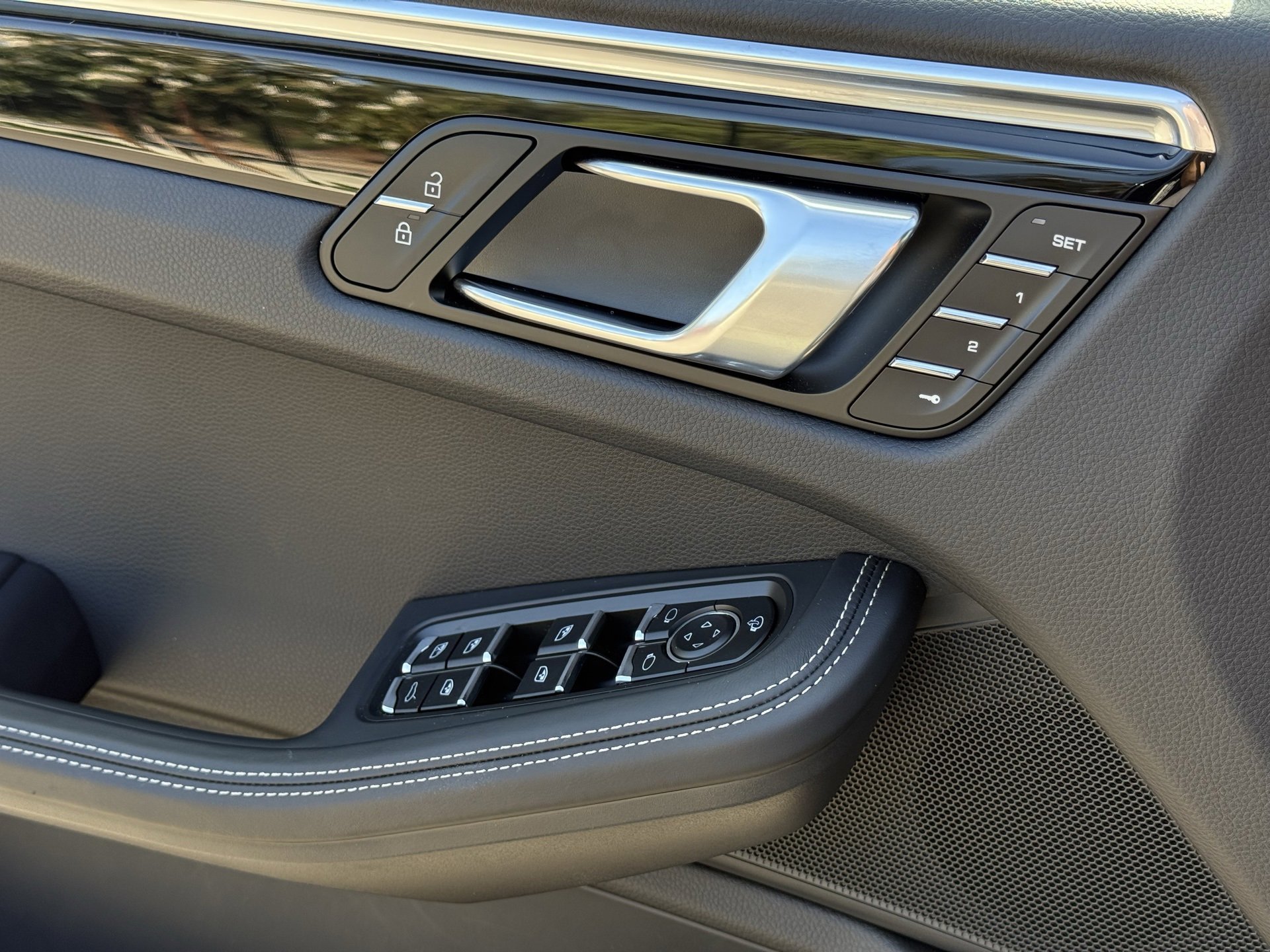 Used 2025 Porsche Macan image 26