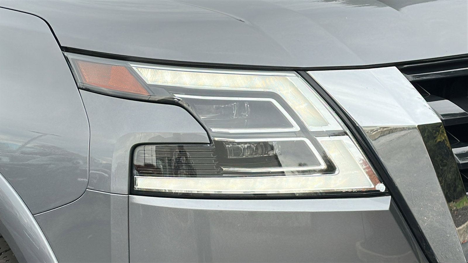 Used 2021 Nissan Armada Platinum w/ Captain's Chairs Package image 4