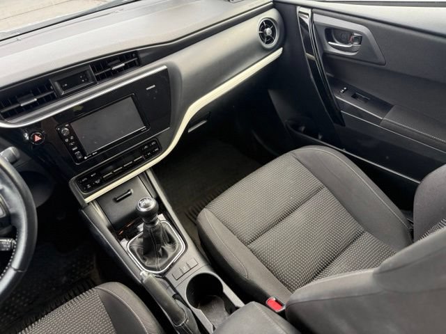 Used 2018 Toyota Corolla iM w/ All-Weather Mat Package FWD image 10
