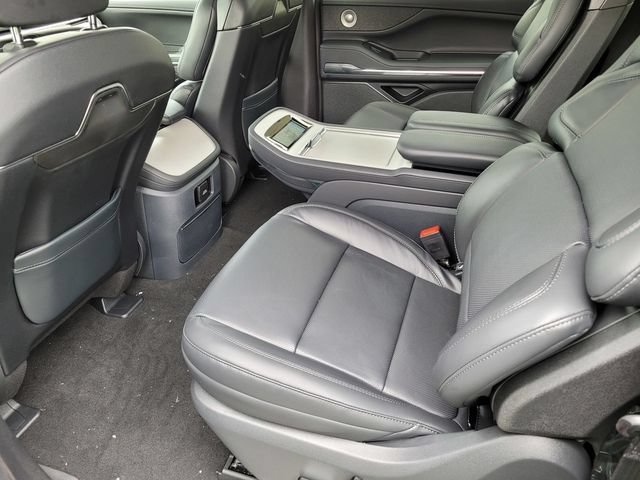 New 2026 Lincoln Navigator L Reserve w/ Jet Appearance Package AWD/4WD image 16