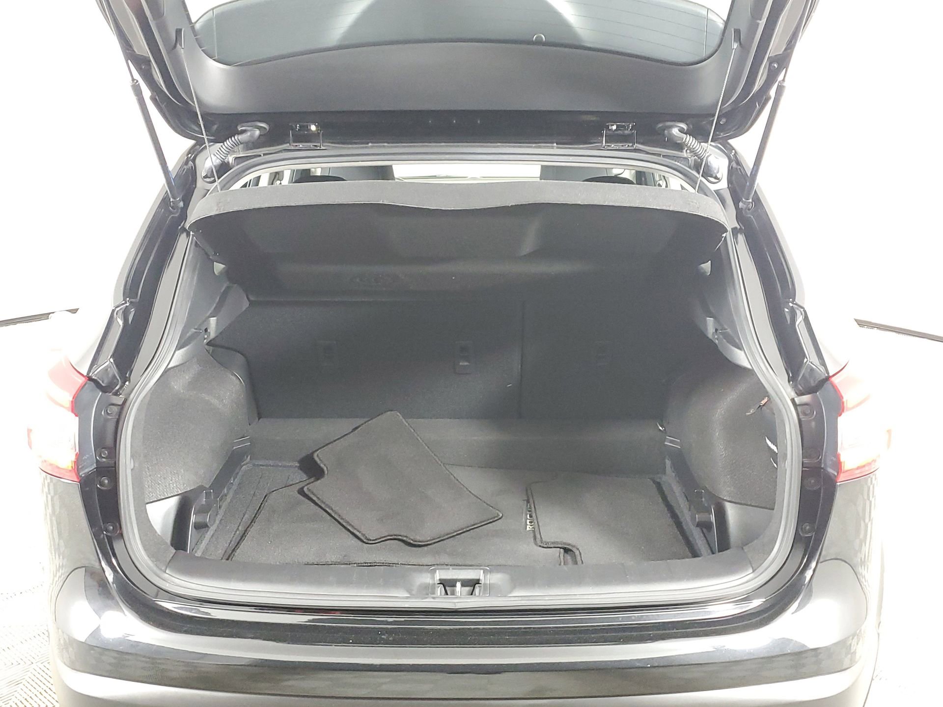 Used 2020 Nissan Rogue Sport S w/ Appearance Package image 21