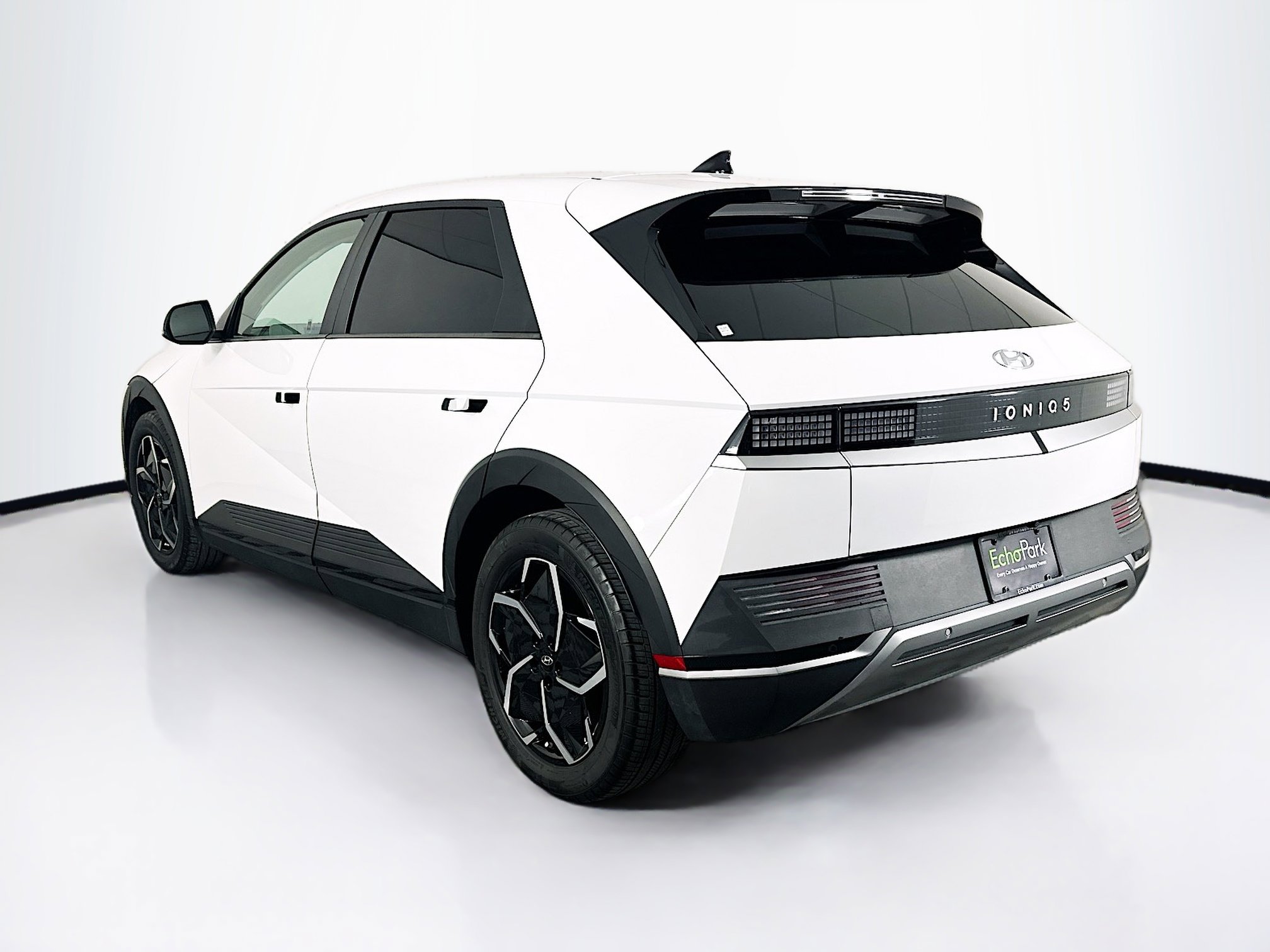 Used 2024 Hyundai Ioniq 5 SE image 5