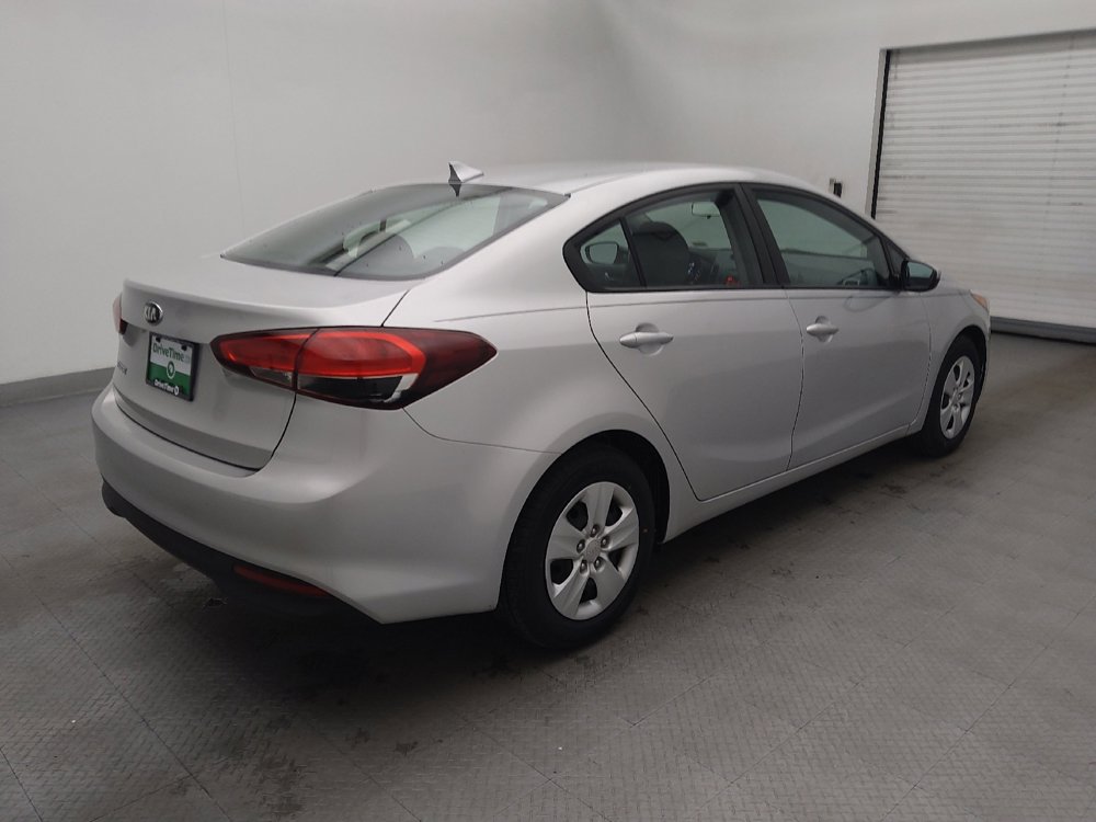 Used 2017 Kia Forte LX image 9