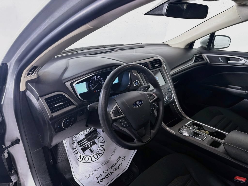 Used 2019 Ford Fusion SE AWD/4WD image 10