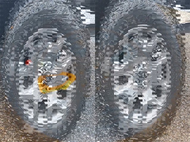 New 2025 Ford Maverick Tremor image 9