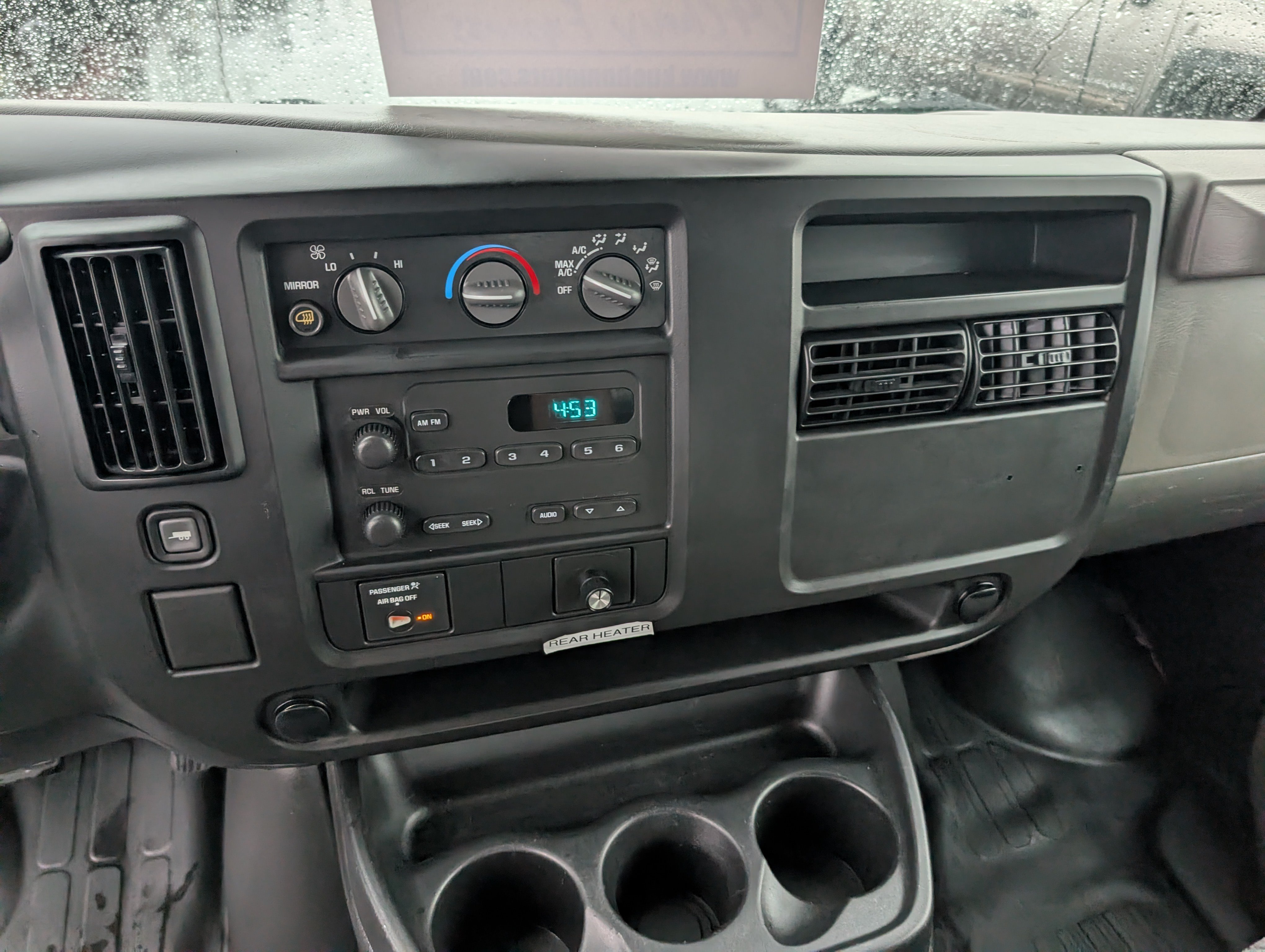 Used 2004 Chevrolet Express 2500 RWD image 17