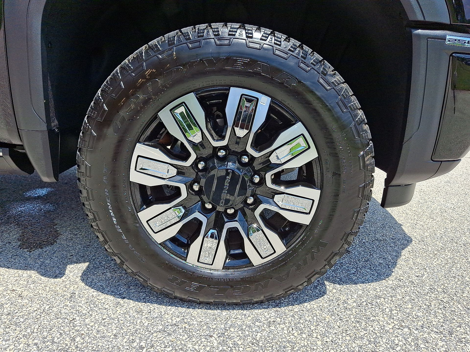 Used 2026 GMC Sierra 2500 Denali w/ Denali Reserve Package AWD/4WD image 27