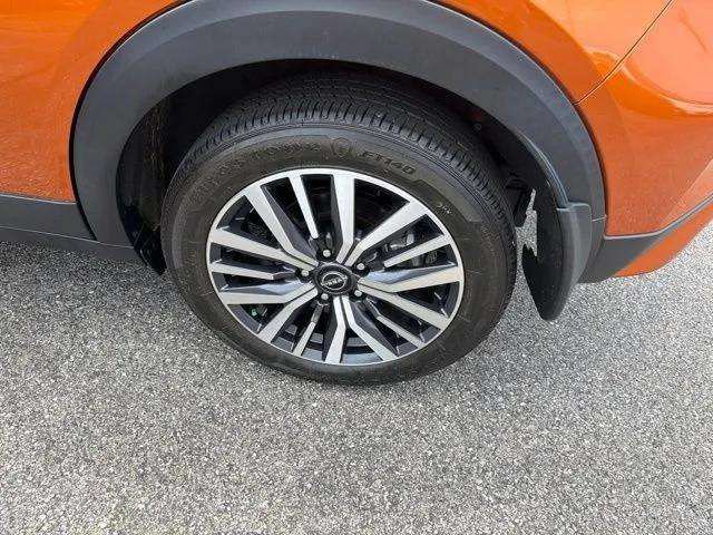 Used 2023 Nissan Kicks SR FWD image 29